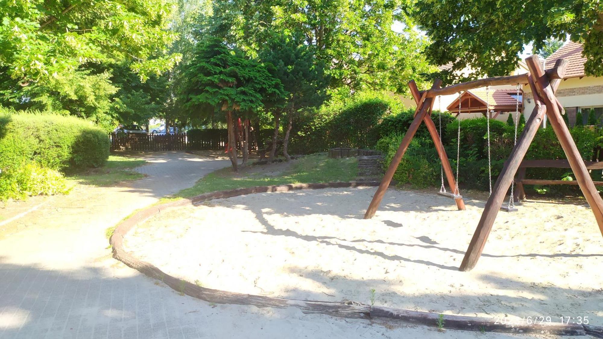 Tuerkiz Apartman - 5 Szobas 13 Fos Apartmanhaz 4Km A Balaton- Balatonszabadi Fürdőtelep Exteriér fotografie